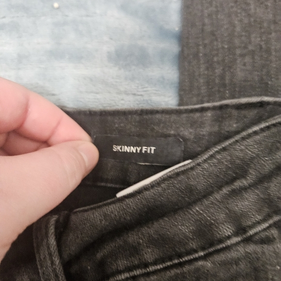 Judy Blue Skinny Fit Black Jeans! - Picture 5 of 10
